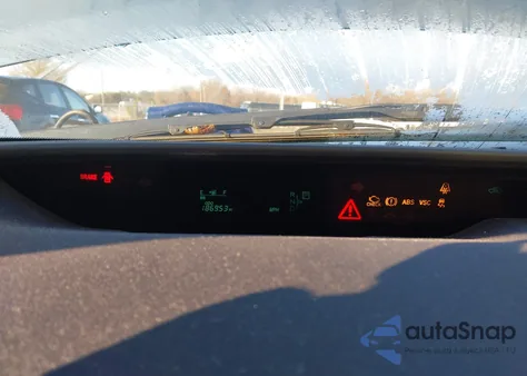 2005 Toyota Prius z USA, uszkodzony, nr VIN JTDKB20U750128695